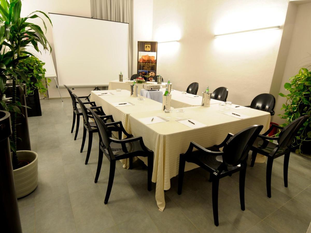Montaldo Castle & Resort Montaldo Torinese Ngoại thất bức ảnh